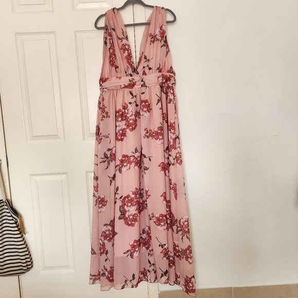 SHEIN Dresses & Skirts - Shien Curve 2XL Stunning Floral Maxi